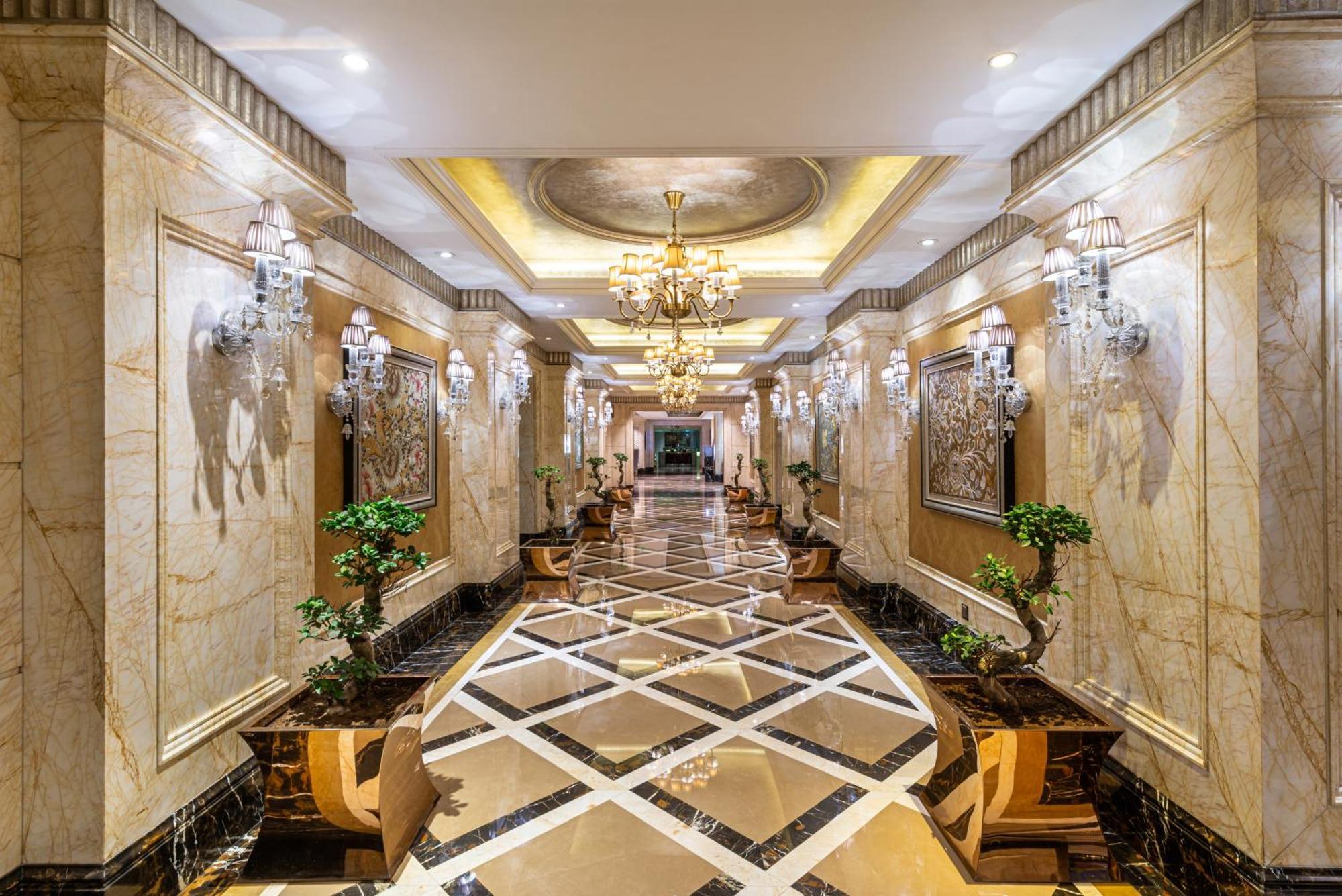 Narcissus Riyadh Hotel & Spa Bagian luar foto The lobby of the hotel