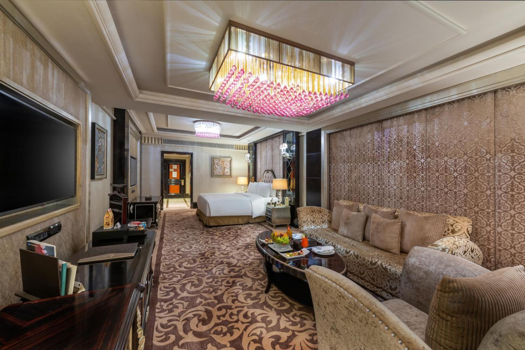 Narcissus Riyadh Hotel & Spa Bagian luar foto A suite at the hotel