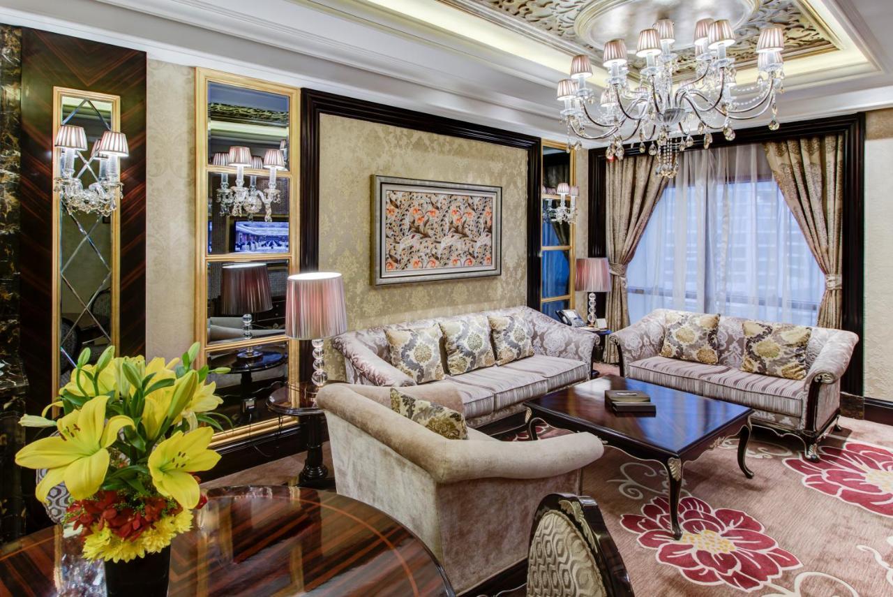 Narcissus Riyadh Hotel & Spa Bagian luar foto A living room in a luxury home